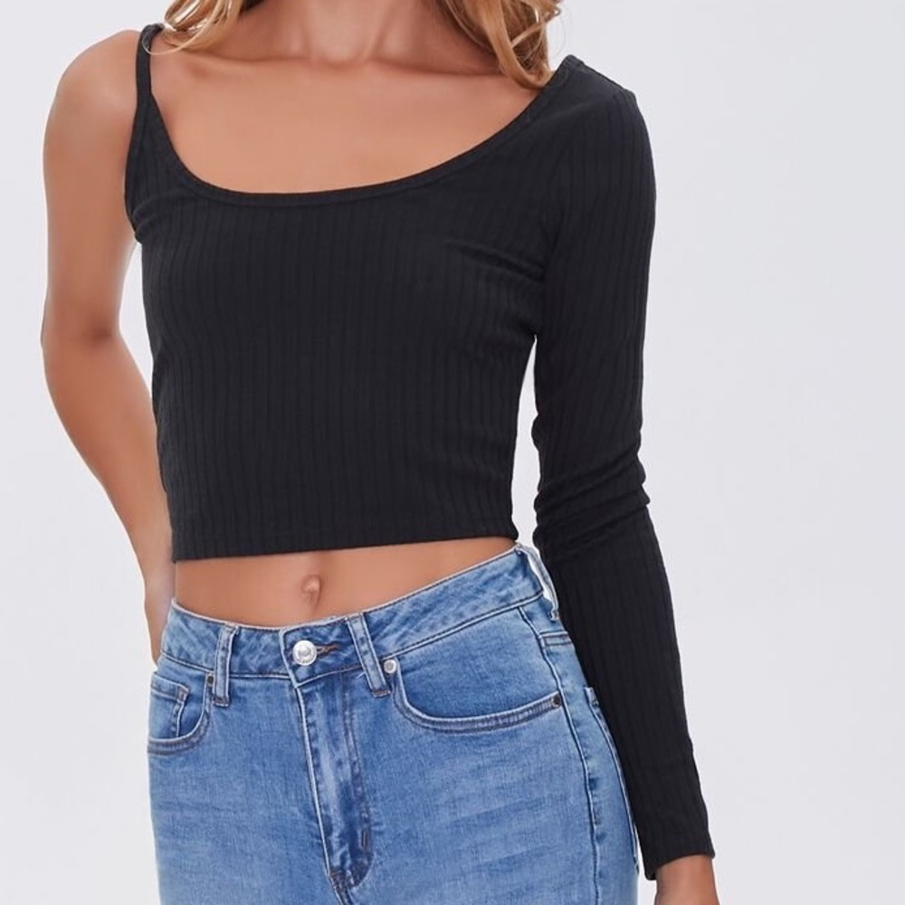 One sleeve black cropped top
